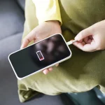 chomu-telefon-shvydko-rozriadzhaietsia-prychyny-i-rishennia-2026-160a