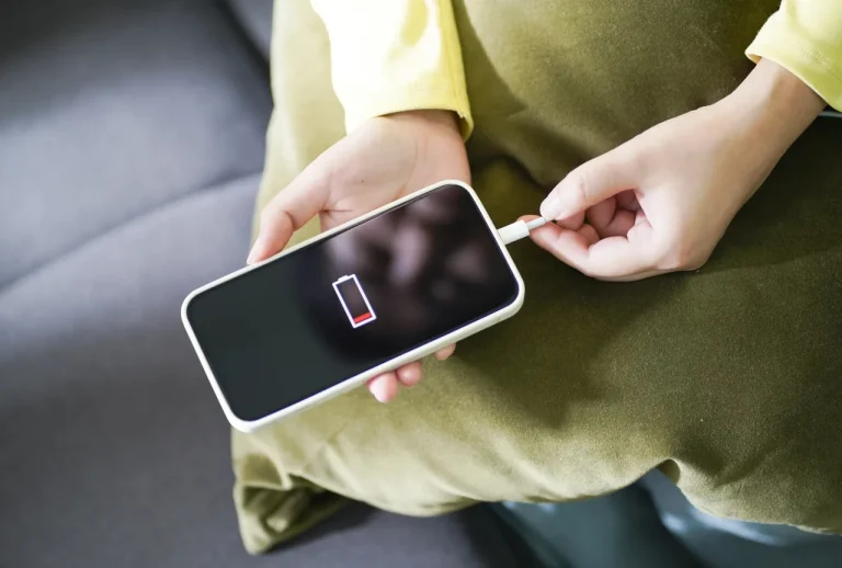 chomu-telefon-shvydko-rozriadzhaietsia-prychyny-i-rishennia-2026-160a